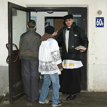Ksia rozpoczli koldowanie. Ile ofiarowa w kopercie?