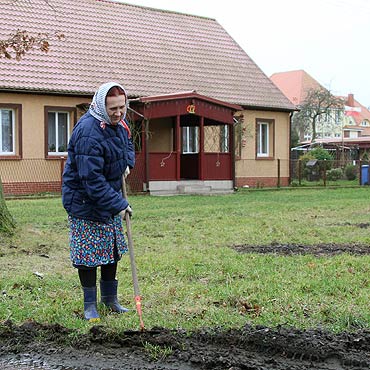 Przed domem maj ogromne kaue 