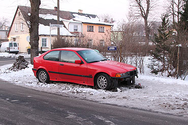 Kto zdewastowa bmw?