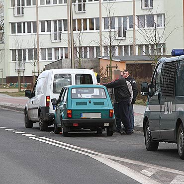 Z dwoma promilami we krwi siad za kkiem „Malucha”
