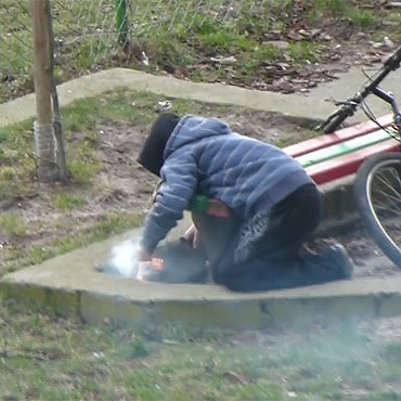 Modziecza bezmylno, czy brak wychowania?