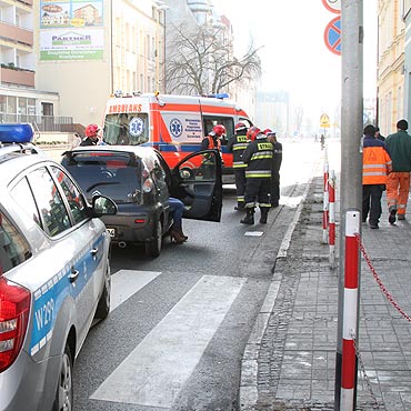 Potrcia na pasach kobiet