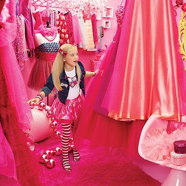 Projektuj z Barbie ™ – modowe wyzwanie dla maych fashionistek