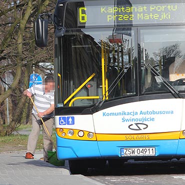 Maj now zajezdni, myj autobusy na ulicy