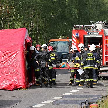 Pożar i wypadek autokaru z kibicami. Zobacz zdjęcia!