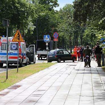 Potrcenie rowerzysty? Mczyzna twierdzi, e si wywrci
