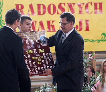 „To ju jest koniec”. Trzecioklasici opuszczaj mury gimnazjum