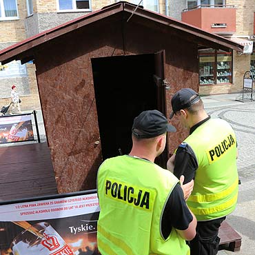 Wamanie do „ogrdka Cechu”. Skradziono wkrtarki i piwo