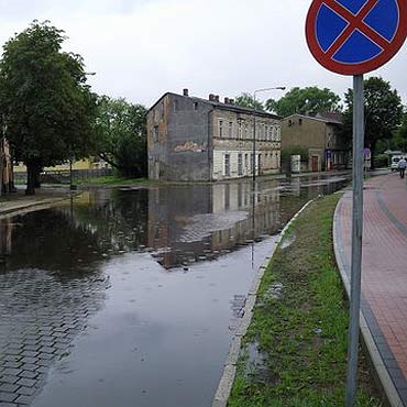 Warszw tonie…