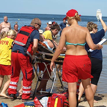 Upalna pogoda. Do plaowiczw dwukrotnie wzywano pogotowie