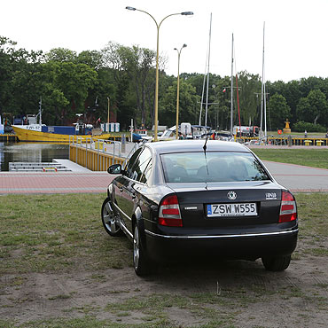 Prezydent murkiewicz parkuje na trawniku?