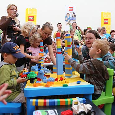 Wielkie budowanie z klockw LEGO. Zobacz film!