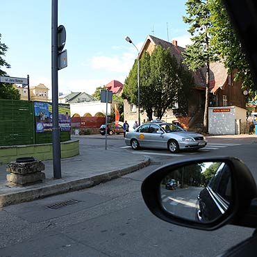 Pot przeszkadza kierowcom 