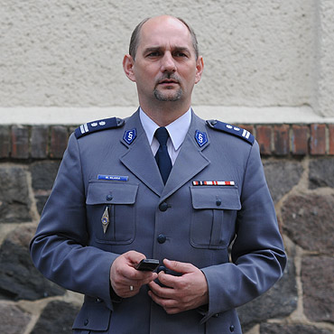 Komendant Mariusz Klara zoy rezygnacj