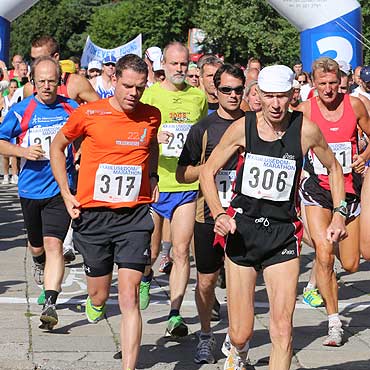 XXXIII Maraton Uznamski. 300 biegaczy na trasie. Zobacz film i fotogaleri!