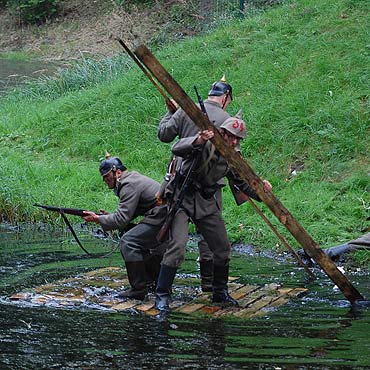 Dni Twierdzy: Alianci walczyli z nazistami. Blisko dwa tysiące widzów