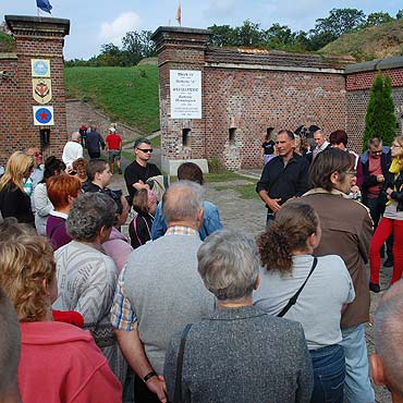 Zwiedzali forty za darmo. Wielu chtnych
