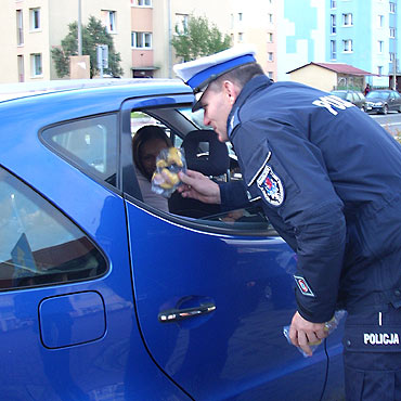 Nagradzali za przewoenie dzieci w fotelikach