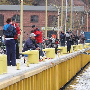 Syzyfowa praca w winoujskiej marinie