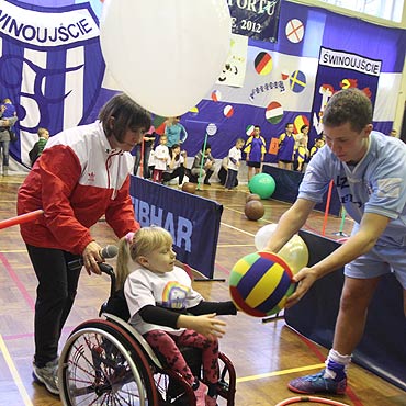 Sportowa rywalizacja w przedwitecznych nastrojach