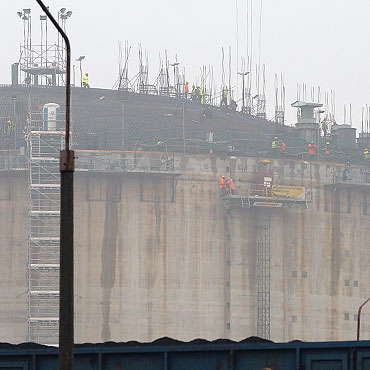 Terminal LNG nawet o rok pniej?