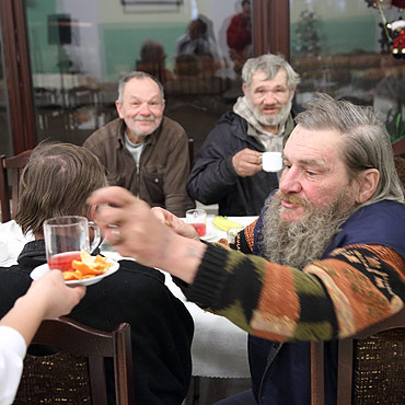  „Sobtka” zaprosia potrzebujcych mieszkacw na witeczny posiek. Zobacz fim!