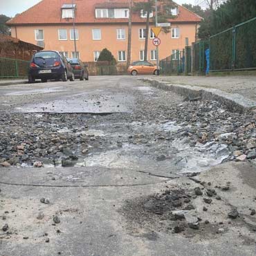 Kochanowskiego dziurawa jak ser szwajcarski