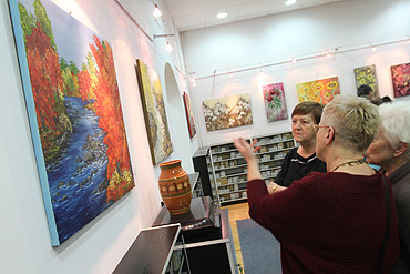 Prace Małgorzaty Kozieł w bibliotecznej galerii