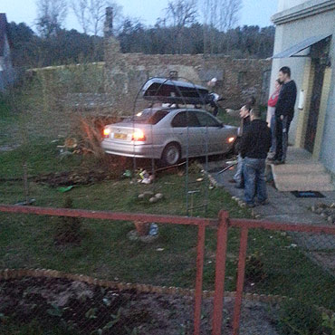 Spektakularny pościg za bmw. Kierowca spowodował kolizję i uciekł
