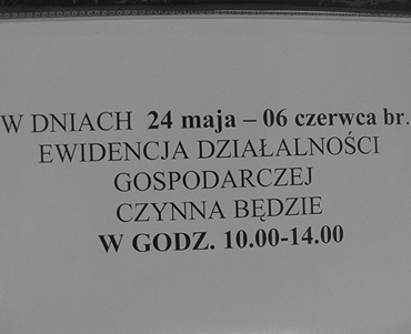 Urzdnicy pracuj tylko cztery godziny?