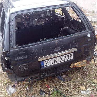 Podrzucony wrak. Na szczcie, ma tablic rejestracyjn