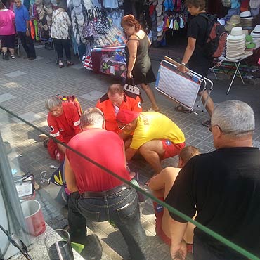 Karetka na play szukaa chorego z promenady 