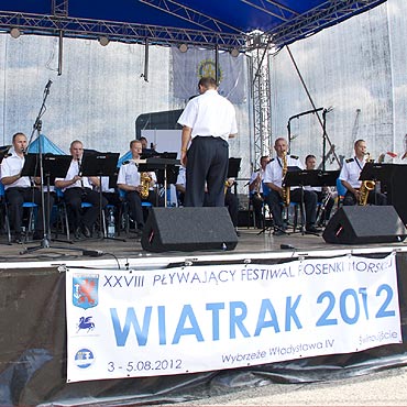 5.  Sail winoujcie i  XXIX Pywajcy Festiwal Piosenki Morskiej „Wiatrak”
