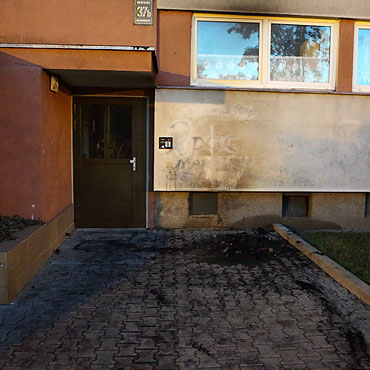 Szaleje podpalacz aut