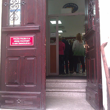 Mieszkacy skar si na kolejki w UP 1