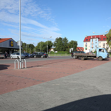 Parking ju bez niebieskiego grata