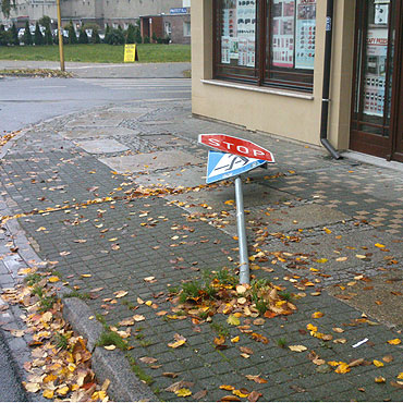 Przewrócony znak