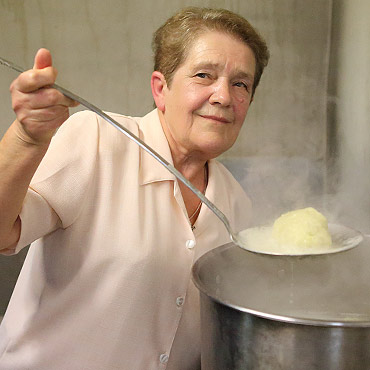 Pyszne kartacze na początek kulinarnych warsztatów w „Konstelacji”