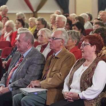 Seniorzy witowali w Miejskim Domu Kultury. Zagra dla nich Andrzej Rybiski