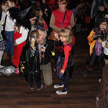 Ponad 70 dzieci witowao Halloween