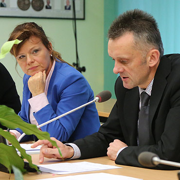 Zamknięte oczy, zasłonięte uszy, byleby przegłosować