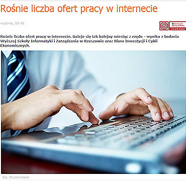 Coraz więcej ofert pracy pojawia się w internecie