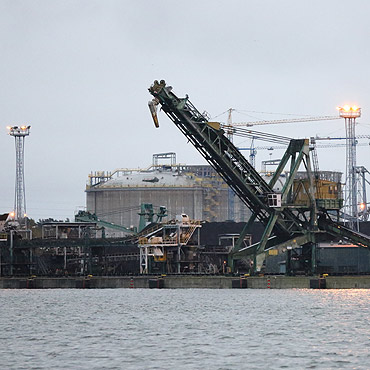 Trasa kolejowa wci zamknita. Port odcity od wiata 