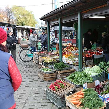 Handlowcy o rynku przy Kotaja: Wchodzimy na teren budowy