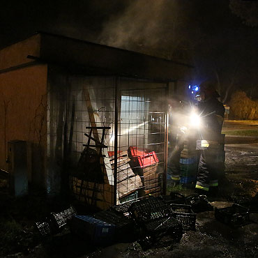 Kolejne podpalenie. Warzywniak w ogniu. Zobacz film!