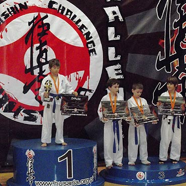 Świnoujska Akademia Karate Kyokushin znowu z tarczą i medalami