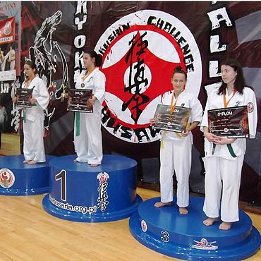 Świnoujska Akademia Karate Kyokushin znowu z tarczą i medalami