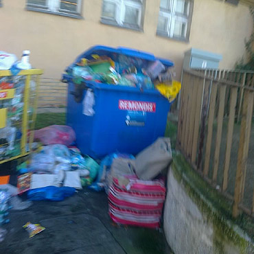 Brudne wita na Szkolnej