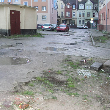Czytelnik pyta: Co dalej z zapleczem Placu Wolnoci?
