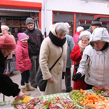 Nowe targowisko ju otwarte! Handlowcy narzekaj na wysokie opaty i ze zadaszenie 